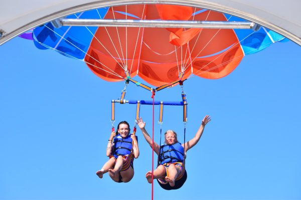Parasailing w Hurghadzie – lot spadochronem nad Morzem Czerwonym